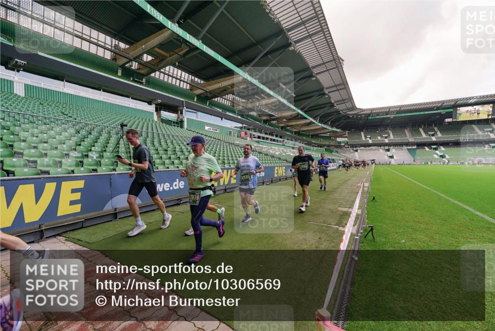 13.09.2026 - 21. swb-Marathon Bremen Michael Burmester http://msf.ph/oto/10306569 13.09.2026 12:59:20 Laufen im Stadion 135, 141, 148, 191, 226, 232, 260, 342, 511, 672, 745, 789, 790, 972, 1080, 1119, 1166, 1191, 1199, 1209, 1281, 1493, 1494, 1516, 1642, 1647, 1931, 1933, 2088, 2210, 2289, 2343, 2367, 2397, 2425, 2481, 2517, 2570, 2577, 2686, 2771, 2806, 2807, 2827, 2885, 2899, 2914, 2953, 2961, 2979, 3015, 3021, 3076, 3098, 3120, 3124, 3138, 3148, 3186, 3190, 3233, 3273, 3338, 3435, 3516, 3531, 3534, 3560, 3652, 3655, 3695, 3855, 3861, 3930, 3933, 3934, 205 meine-sportfotos.de