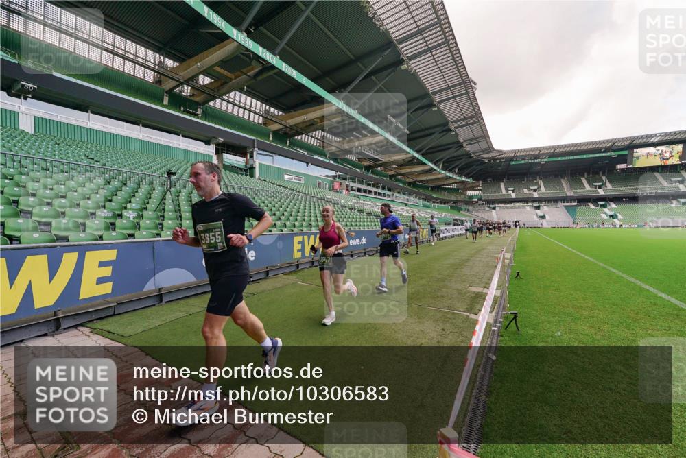 13.09.2026 - 21. swb-Marathon Bremen Michael Burmester http://msf.ph/oto/10306583 13.09.2026 12:59:22 Laufen im Stadion 135, 141, 148, 191, 226, 232, 260, 342, 511, 672, 745, 789, 790, 972, 1080, 1119, 1166, 1199, 1209, 1281, 1368, 1493, 1494, 1516, 1642, 1647, 1931, 1933, 1935, 2088, 2210, 2289, 2343, 2367, 2397, 2425, 2481, 2517, 2570, 2577, 2686, 2771, 2806, 2807, 2827, 2885, 2899, 2914, 2953, 2961, 2979, 3015, 3021, 3076, 3098, 3105, 3120, 3124, 3138, 3148, 3186, 3190, 3233, 3273, 3338, 3435, 3516, 3531, 3534, 3560, 3652, 3655, 3695, 3855, 3861, 3930, 3933, 3934, 205 meine-sportfotos.de
