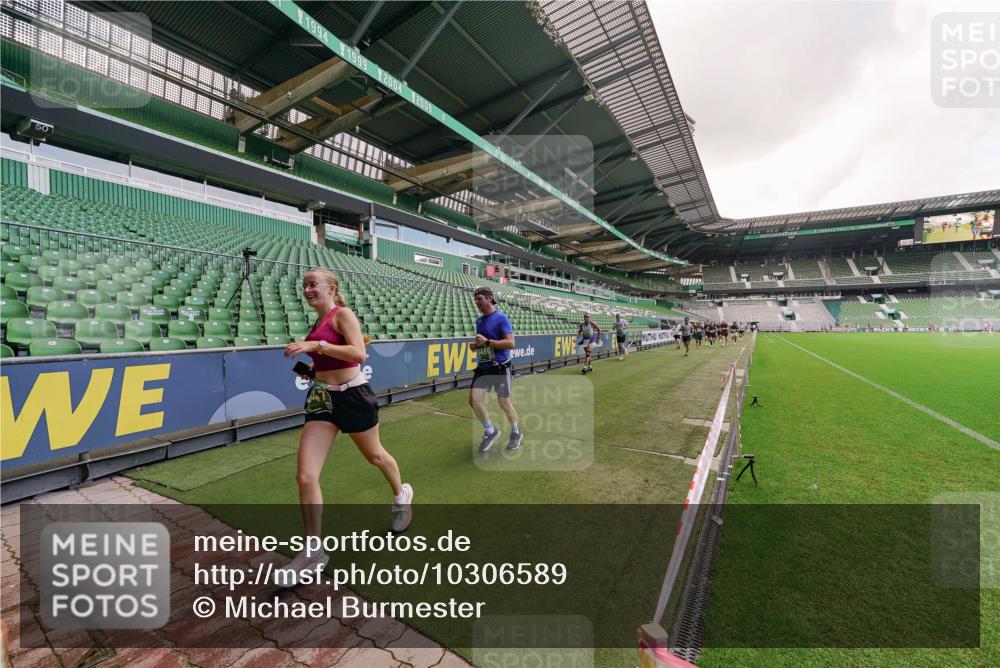 13.09.2026 - 21. swb-Marathon Bremen Michael Burmester http://msf.ph/oto/10306589 13.09.2026 12:59:22 Laufen im Stadion 135, 141, 148, 191, 226, 232, 260, 342, 511, 672, 745, 789, 790, 972, 1080, 1119, 1166, 1199, 1209, 1281, 1368, 1493, 1494, 1516, 1642, 1647, 1931, 1933, 1935, 2088, 2210, 2289, 2343, 2367, 2397, 2425, 2481, 2517, 2570, 2577, 2686, 2771, 2806, 2807, 2827, 2885, 2899, 2914, 2953, 2961, 2979, 3015, 3021, 3076, 3098, 3105, 3120, 3124, 3138, 3148, 3186, 3190, 3233, 3273, 3338, 3435, 3516, 3531, 3534, 3560, 3652, 3655, 3695, 3855, 3861, 3930, 3933, 3934, 205 meine-sportfotos.de