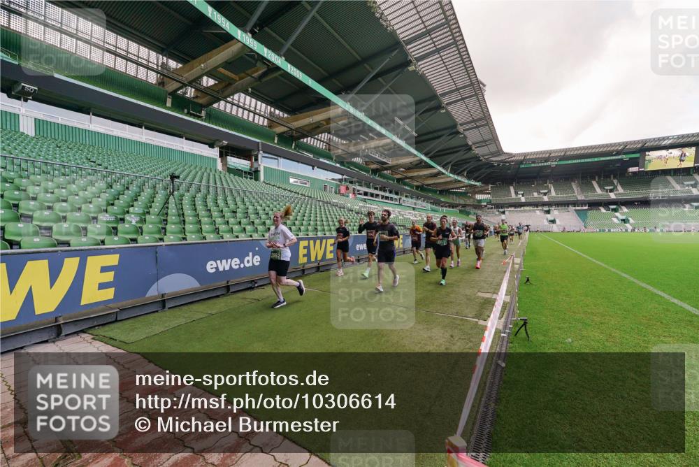 13.09.2026 - 21. swb-Marathon Bremen Michael Burmester http://msf.ph/oto/10306614 13.09.2026 12:59:30 Laufen im Stadion 135, 141, 148, 191, 226, 232, 260, 342, 511, 651, 672, 745, 972, 1080, 1119, 1166, 1209, 1281, 1368, 1493, 1494, 1516, 1642, 1647, 1861, 1931, 1933, 1935, 1963, 2088, 2210, 2289, 2293, 2306, 2343, 2367, 2425, 2481, 2517, 2570, 2577, 2686, 2771, 2806, 2807, 2827, 2885, 2899, 2914, 2953, 2961, 2979, 3015, 3021, 3076, 3098, 3105, 3120, 3124, 3148, 3190, 3233, 3273, 3338, 3354, 3435, 3480, 3516, 3531, 3534, 3560, 3652, 3729, 3855, 3861, 3930, 3933, 3934, 205 meine-sportfotos.de
