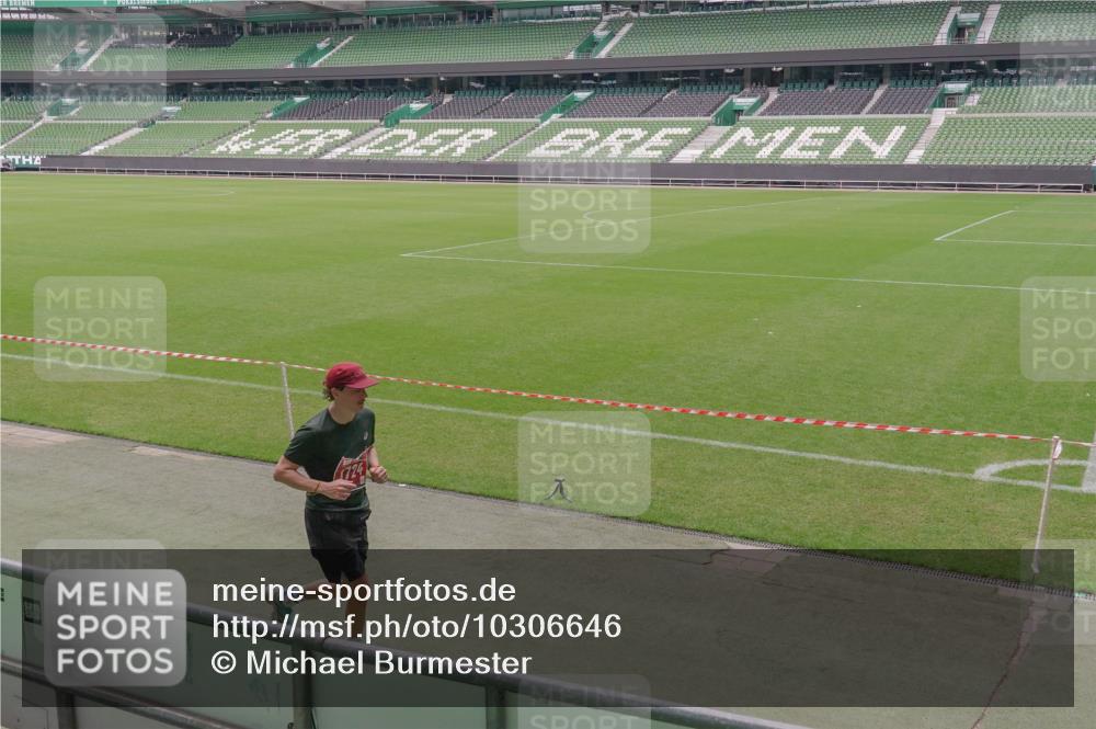 13.09.2026 - 21. swb-Marathon Bremen Michael Burmester http://msf.ph/oto/10306646 13.09.2026 12:27:54 Laufen im Stadion 103, 238, 322, 358, 420, 553, 574, 649, 841, 1161, 1253, 1256, 1352, 1391, 1428, 1525, 1724, 1783, 1917, 2032, 3662, 4264, 149, 289, 798, 814, 1313, 1483, 1490, 1544, 1567 meine-sportfotos.de