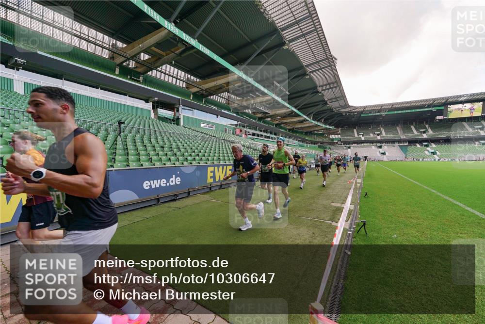 13.09.2026 - 21. swb-Marathon Bremen Michael Burmester http://msf.ph/oto/10306647 13.09.2026 12:59:33 Laufen im Stadion 135, 141, 148, 191, 226, 232, 260, 342, 511, 651, 672, 745, 972, 1080, 1119, 1166, 1209, 1281, 1368, 1493, 1494, 1516, 1642, 1647, 1861, 1931, 1933, 1935, 1963, 2088, 2210, 2289, 2293, 2306, 2322, 2343, 2367, 2425, 2481, 2517, 2570, 2577, 2686, 2771, 2806, 2807, 2827, 2885, 2899, 2914, 2953, 2961, 2979, 3015, 3021, 3076, 3098, 3105, 3120, 3124, 3148, 3190, 3233, 3273, 3338, 3354, 3435, 3480, 3516, 3531, 3560, 3652, 3729, 3855, 3861, 3930, 3933, 3934, 205 meine-sportfotos.de