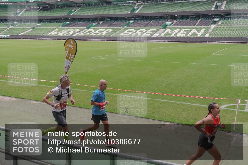 13.09.2026 - 21. swb-Marathon Bremen Michael Burmester http://msf.ph/oto/10306677 13.09.2026 12:27:58 Laufen im Stadion 103, 238, 322, 358, 420, 553, 574, 649, 841, 1161, 1253, 1256, 1352, 1391, 1428, 1525, 1724, 1783, 1917, 2032, 3662, 4264, 149, 289, 798, 814, 1313, 1483, 1490, 1544, 1567 meine-sportfotos.de