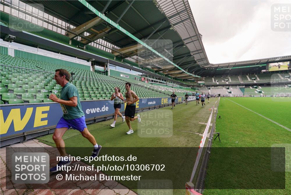 13.09.2026 - 21. swb-Marathon Bremen Michael Burmester http://msf.ph/oto/10306702 13.09.2026 12:59:39 Laufen im Stadion 135, 148, 191, 226, 232, 260, 342, 651, 745, 972, 1080, 1166, 1209, 1281, 1368, 1493, 1494, 1516, 1642, 1650, 1861, 1931, 1935, 1963, 2088, 2210, 2289, 2293, 2306, 2322, 2343, 2367, 2425, 2481, 2517, 2570, 2577, 2686, 2771, 2806, 2807, 2827, 2885, 2899, 2914, 2953, 2961, 2979, 3015, 3021, 3076, 3098, 3105, 3120, 3124, 3145, 3148, 3190, 3233, 3273, 3354, 3435, 3480, 3516, 3531, 3560, 3652, 3729, 3855, 3861, 3930, 3933, 3934, 205 meine-sportfotos.de