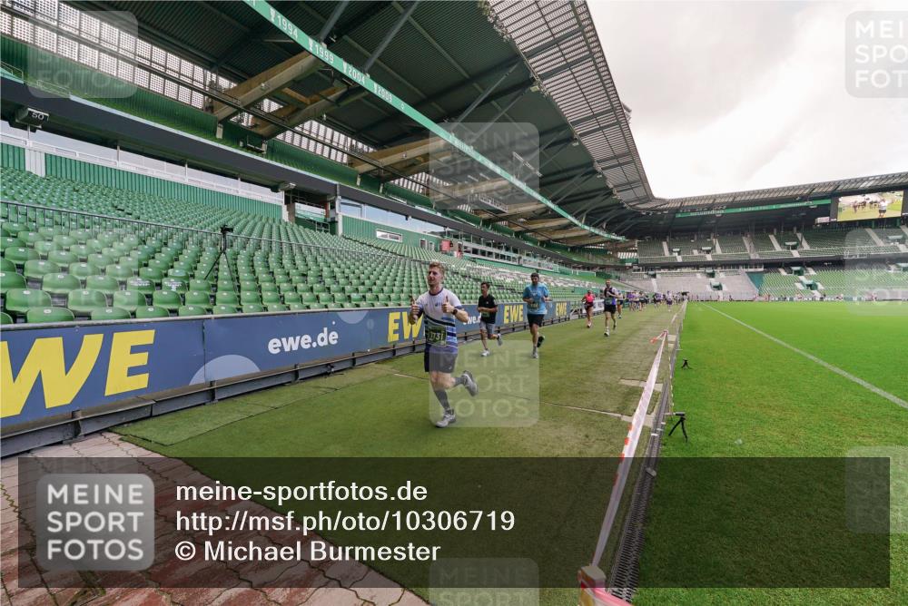 13.09.2026 - 21. swb-Marathon Bremen Michael Burmester http://msf.ph/oto/10306719 13.09.2026 12:59:43 Laufen im Stadion 135, 148, 191, 226, 232, 260, 342, 651, 745, 972, 1080, 1166, 1209, 1281, 1368, 1493, 1494, 1516, 1642, 1650, 1861, 1931, 1935, 1963, 2088, 2210, 2289, 2293, 2306, 2322, 2343, 2367, 2425, 2481, 2517, 2570, 2577, 2686, 2700, 2771, 2806, 2807, 2827, 2885, 2899, 2906, 2914, 2953, 2961, 2979, 3015, 3021, 3076, 3098, 3105, 3120, 3124, 3145, 3168, 3190, 3233, 3273, 3354, 3435, 3480, 3516, 3531, 3560, 3652, 3729, 3855, 3861, 3930, 3934, 205 meine-sportfotos.de