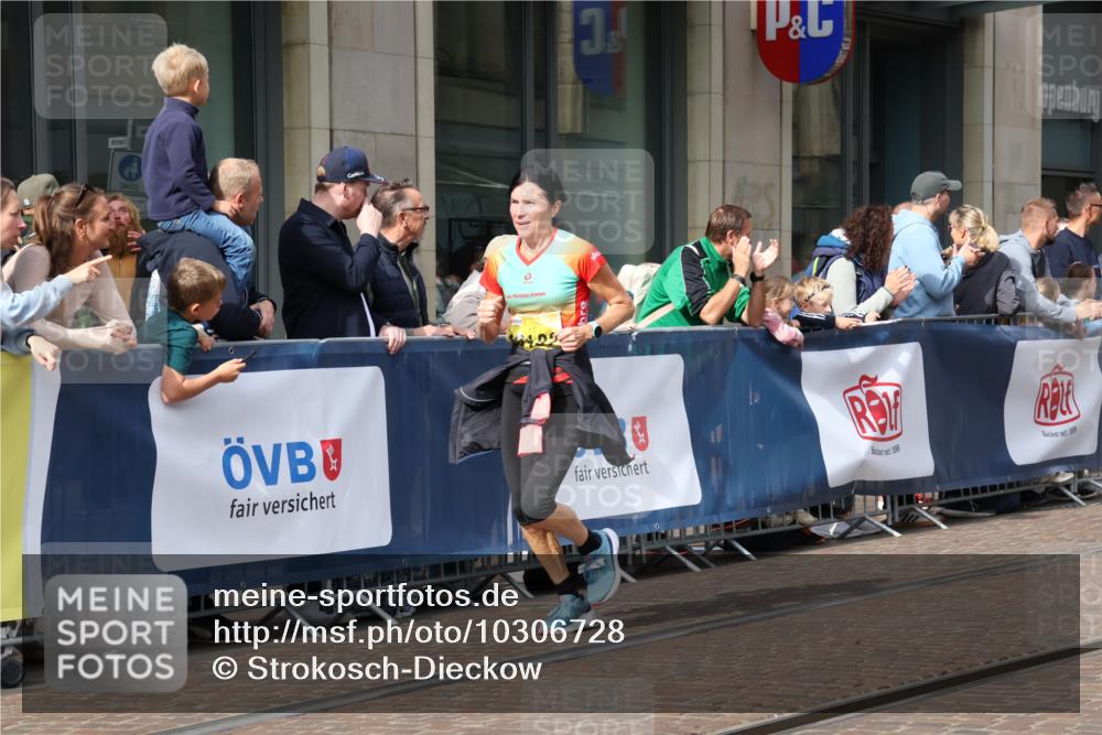 13.09.2026 - 21. swb-Marathon Bremen Strokosch-Dieckow http://msf.ph/oto/10306728 13.09.2026 10:53:42 Ziel 10255, 10579, 10684, 10685, 10708, 10822, 10947, 11010, 11206, 11290, 11329, 11361, 11489, 11596, 11765, 11998, 12075, 12244, 12356, 12405, 12435, 12492, 12515, 13531, 10141, 10174, 10222, 10227, 10478, 10479, 10626, 10757, 10821, 10838, 10845, 10886, 10905, 11168, 11242, 11379, 11446, 11502, 11590, 11800, 11950, 12056, 12119, 12308, 12331, 12341, 13597 meine-sportfotos.de