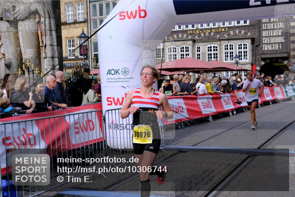 13.09.2026 - 21. swb-Marathon Bremen Tim E. http://msf.ph/oto/10306744 13.09.2026 10:50:23 Ziel 10452, 10593, 10876, 11005, 11111, 11128, 11415, 12240, 12380, 12510 meine-sportfotos.de