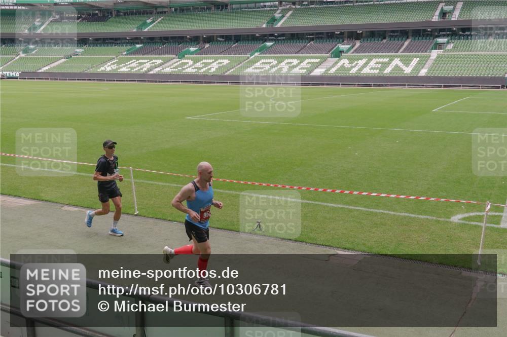 13.09.2026 - 21. swb-Marathon Bremen Michael Burmester http://msf.ph/oto/10306781 13.09.2026 12:28:37 Laufen im Stadion 103, 358, 420, 547, 553, 574, 649, 719, 858, 934, 959, 1161, 1253, 1256, 1352, 1391, 1428, 1525, 1724, 1783, 1917, 2032, 3662, 4264, 149, 447, 814, 968, 1187, 1313, 1544, 2044, 2143 meine-sportfotos.de