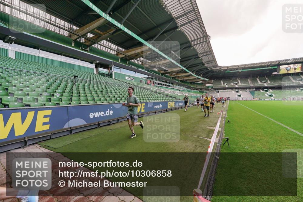 13.09.2026 - 21. swb-Marathon Bremen Michael Burmester http://msf.ph/oto/10306858 13.09.2026 13:00:06 Laufen im Stadion 135, 191, 226, 232, 242, 260, 342, 651, 687, 745, 972, 1080, 1166, 1209, 1368, 1493, 1494, 1516, 1650, 1861, 1935, 1963, 2088, 2210, 2289, 2293, 2306, 2322, 2367, 2427, 2481, 2485, 2490, 2517, 2560, 2570, 2577, 2658, 2686, 2700, 2708, 2781, 2806, 2827, 2885, 2899, 2906, 2914, 2953, 2961, 2967, 2979, 3015, 3021, 3076, 3098, 3105, 3120, 3124, 3145, 3168, 3173, 3190, 3233, 3273, 3354, 3385, 3435, 3480, 3516, 3531, 3642, 3652, 3729, 3774, 3855, 3856, 3861, 3930, 3934 meine-sportfotos.de