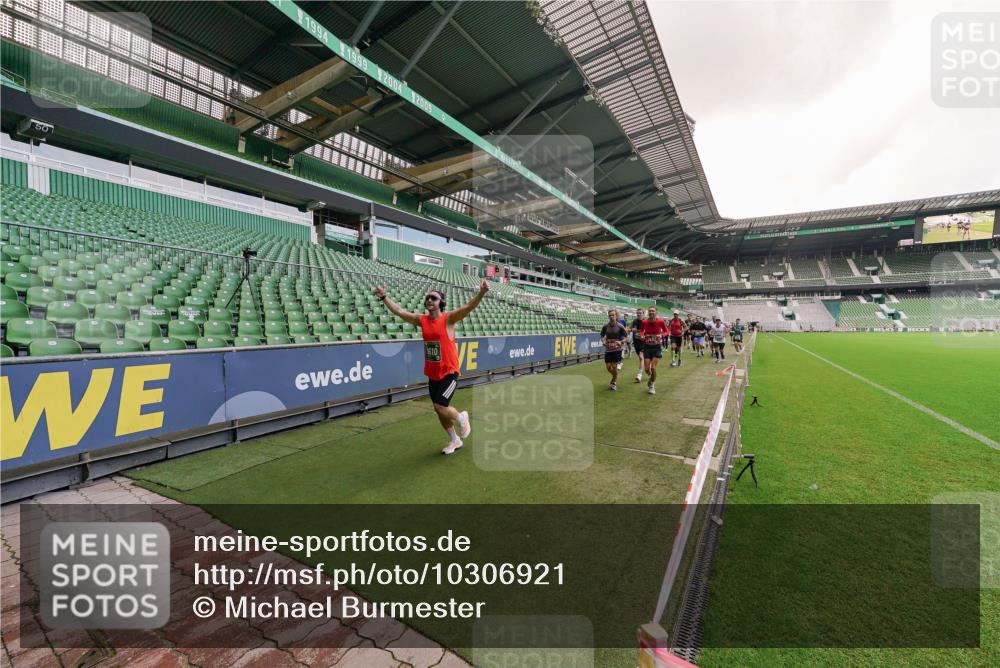 13.09.2026 - 21. swb-Marathon Bremen Michael Burmester http://msf.ph/oto/10306921 13.09.2026 13:00:17 Laufen im Stadion 135, 191, 226, 232, 242, 260, 342, 651, 687, 745, 972, 1080, 1166, 1209, 1368, 1493, 1494, 1516, 1650, 1861, 1935, 1963, 2088, 2210, 2289, 2293, 2306, 2322, 2409, 2427, 2481, 2485, 2490, 2517, 2560, 2561, 2570, 2577, 2658, 2686, 2700, 2708, 2781, 2806, 2827, 2885, 2899, 2906, 2914, 2953, 2961, 2967, 2979, 3015, 3076, 3098, 3105, 3124, 3145, 3168, 3173, 3190, 3233, 3273, 3354, 3385, 3480, 3516, 3524, 3531, 3642, 3652, 3729, 3774, 3855, 3856, 3861, 3930, 3934 meine-sportfotos.de