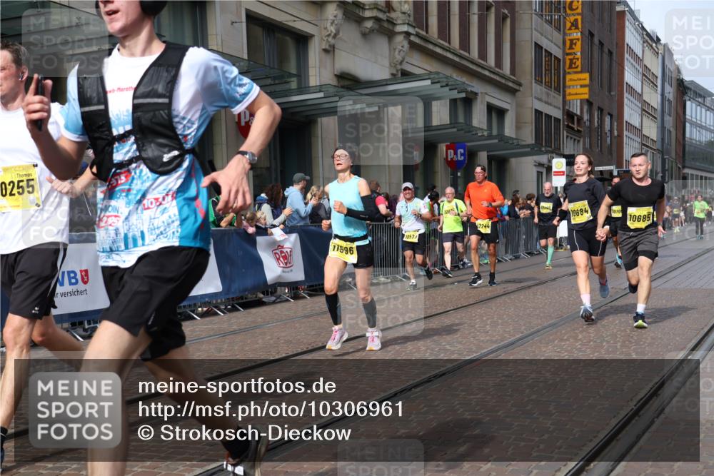 13.09.2026 - 21. swb-Marathon Bremen Strokosch-Dieckow http://msf.ph/oto/10306961 13.09.2026 10:53:45 Ziel 10255, 10579, 10708, 10822, 10947, 10996, 11010, 11206, 11290, 11329, 11361, 11489, 11765, 11989, 11998, 12075, 12244, 12356, 12405, 12435, 12515, 13531, 10141, 10174, 10222, 10227, 10478, 10479, 10626, 10684, 10685, 10821, 10838, 10845, 10886, 10905, 11242, 11446, 11489, 11502, 11590, 11596, 11800, 11950, 12056, 12119, 12308, 12331, 12341, 12405, 12492, 13597 meine-sportfotos.de