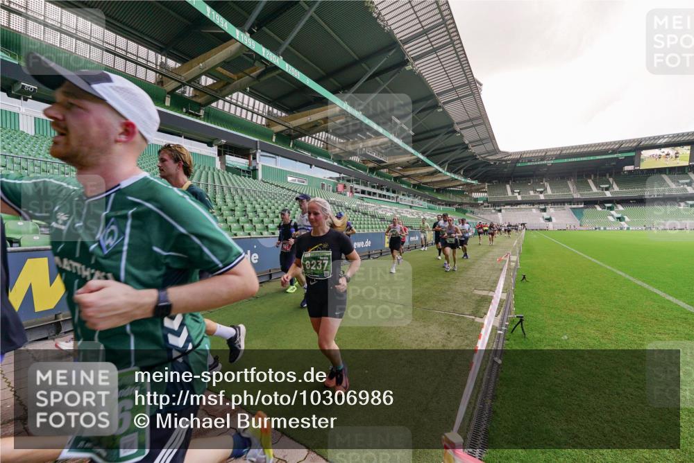 13.09.2026 - 21. swb-Marathon Bremen Michael Burmester http://msf.ph/oto/10306986 13.09.2026 13:00:25 Laufen im Stadion 135, 191, 226, 232, 242, 260, 318, 342, 440, 651, 687, 745, 972, 1080, 1166, 1209, 1368, 1493, 1494, 1516, 1650, 1861, 1935, 1963, 2088, 2210, 2289, 2293, 2306, 2322, 2370, 2409, 2427, 2481, 2485, 2490, 2517, 2560, 2561, 2570, 2627, 2658, 2686, 2700, 2708, 2781, 2806, 2827, 2885, 2899, 2906, 2914, 2953, 2961, 2967, 2979, 3015, 3076, 3098, 3105, 3124, 3145, 3168, 3173, 3190, 3233, 3273, 3354, 3385, 3480, 3516, 3524, 3531, 3642, 3652, 3729, 3774, 3855, 3856, 3861, 3930, 3934 meine-sportfotos.de