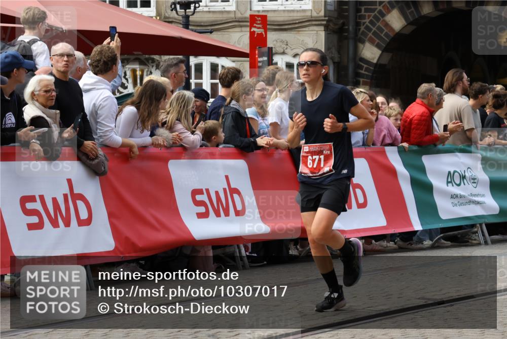 13.09.2026 - 21. swb-Marathon Bremen Strokosch-Dieckow http://msf.ph/oto/10307017 13.09.2026 13:00:42 Ziel 671, 912, 1550, 1754, 2683, 5776, 7015, 8689, 6359, 8749, 9849 meine-sportfotos.de