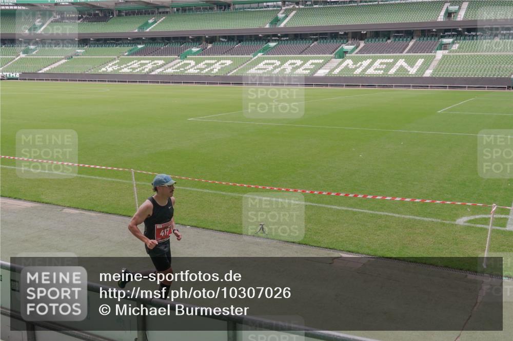 13.09.2026 - 21. swb-Marathon Bremen Michael Burmester http://msf.ph/oto/10307026 13.09.2026 12:31:27 Laufen im Stadion 417, 573, 668, 943, 1020, 1126, 1168, 1214, 1357, 1453, 1507, 1639, 2100, 4474, 5212, 6485, 6507, 8044, 8285, 103, 238, 358, 420, 553, 574, 649, 719, 959, 1161, 1253, 1256, 1352, 1391, 1428, 1525, 1724, 1783, 1917, 2032, 3662, 4264 meine-sportfotos.de