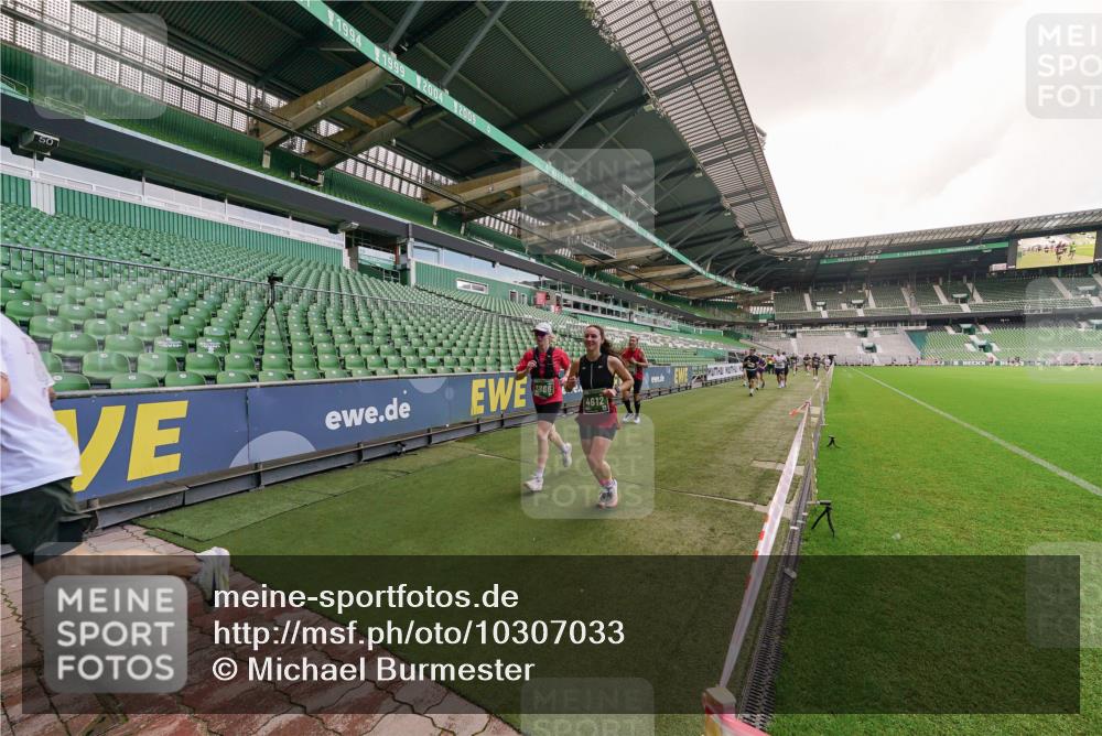 13.09.2026 - 21. swb-Marathon Bremen Michael Burmester http://msf.ph/oto/10307033 13.09.2026 13:00:31 Laufen im Stadion 135, 232, 242, 260, 318, 342, 440, 651, 687, 745, 1080, 1166, 1209, 1368, 1448, 1493, 1494, 1516, 1650, 1861, 1935, 1963, 2088, 2210, 2289, 2293, 2306, 2322, 2370, 2409, 2427, 2481, 2485, 2490, 2491, 2517, 2560, 2561, 2570, 2627, 2658, 2686, 2700, 2708, 2781, 2806, 2827, 2899, 2906, 2914, 2953, 2961, 2967, 3015, 3076, 3105, 3124, 3145, 3168, 3173, 3190, 3273, 3354, 3372, 3375, 3385, 3480, 3516, 3524, 3526, 3531, 3642, 3652, 3729, 3774, 3855, 3856, 3861, 3930 meine-sportfotos.de