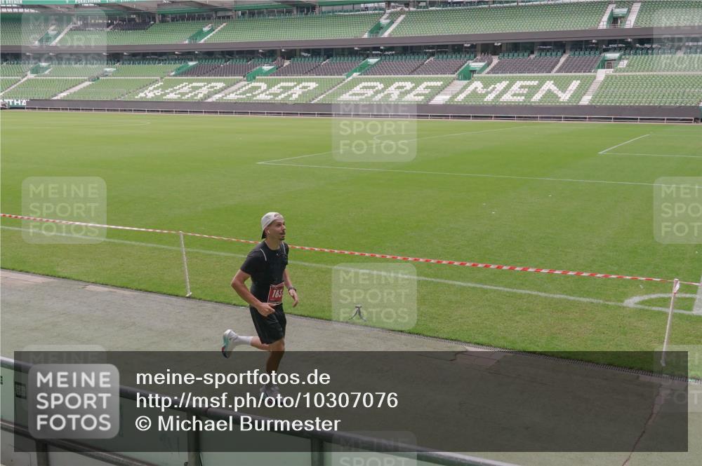 13.09.2026 - 21. swb-Marathon Bremen Michael Burmester http://msf.ph/oto/10307076 13.09.2026 12:31:59 Laufen im Stadion 417, 482, 573, 668, 943, 1020, 1126, 1357, 1507, 1606, 1629, 1639, 2100, 4474, 5212, 6485, 6507, 8044, 8285, 358, 420, 547, 553, 574, 649, 719, 858, 934, 959, 1161, 1253, 1256, 1352, 1391, 1428, 1525, 1724, 1783, 1917, 2032, 3662, 4264 meine-sportfotos.de