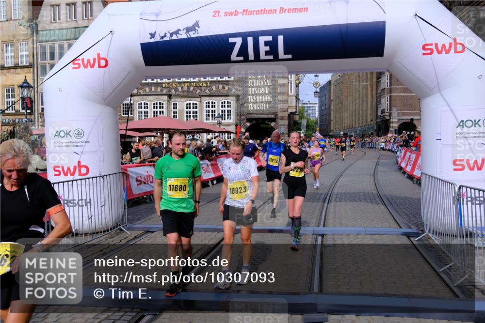 13.09.2026 - 21. swb-Marathon Bremen Tim E. http://msf.ph/oto/10307093 13.09.2026 10:50:42 Ziel 10170, 10233, 10525, 10840, 10923, 11178, 11276, 11497, 11499, 11622, 11664, 11680, 11742, 12045, 12078, 12269, 12447, 13562 meine-sportfotos.de
