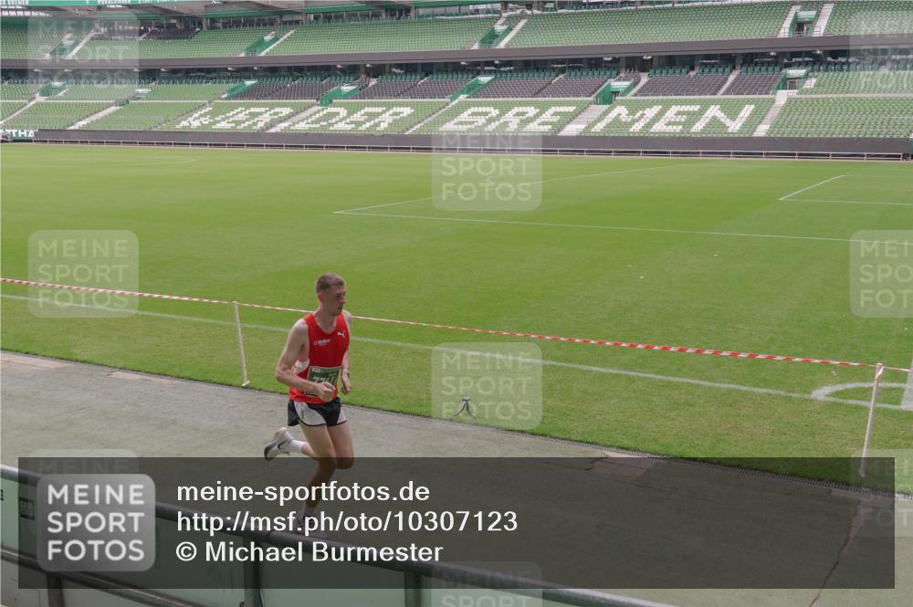 13.09.2026 - 21. swb-Marathon Bremen Michael Burmester http://msf.ph/oto/10307123 13.09.2026 12:32:23 Laufen im Stadion 417, 482, 573, 668, 943, 1020, 1126, 1507, 1606, 1629, 2100, 4474, 6507, 8044, 8285, 314, 358, 520, 547, 553, 574, 649, 719, 858, 934, 959, 1161, 1253, 1256, 1391, 1428, 1525, 1724, 1783, 1917, 3662, 4264 meine-sportfotos.de