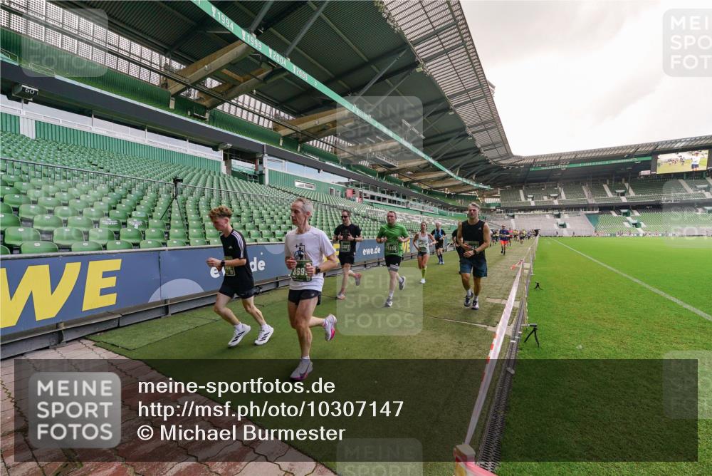 13.09.2026 - 21. swb-Marathon Bremen Michael Burmester http://msf.ph/oto/10307147 13.09.2026 13:00:50 Laufen im Stadion 135, 232, 242, 260, 282, 318, 342, 440, 651, 687, 745, 930, 1067, 1080, 1209, 1368, 1448, 1493, 1494, 1582, 1650, 1861, 1896, 1935, 1963, 2088, 2289, 2293, 2306, 2322, 2370, 2409, 2427, 2481, 2485, 2490, 2491, 2517, 2560, 2561, 2570, 2627, 2658, 2686, 2700, 2708, 2781, 2806, 2906, 2914, 2953, 2961, 2967, 3015, 3076, 3105, 3124, 3145, 3168, 3173, 3273, 3354, 3372, 3374, 3375, 3385, 3480, 3524, 3526, 3642, 3729, 3774, 3855, 3856, 3861, 3930 meine-sportfotos.de