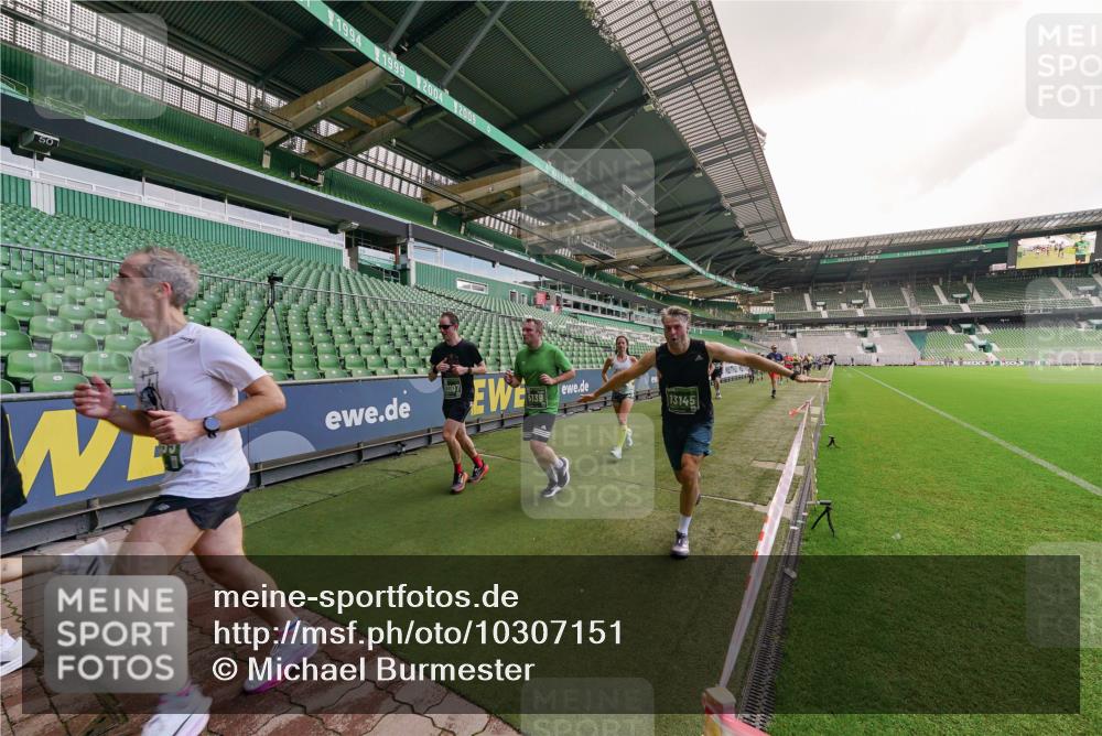 13.09.2026 - 21. swb-Marathon Bremen Michael Burmester http://msf.ph/oto/10307151 13.09.2026 13:00:51 Laufen im Stadion 135, 242, 260, 282, 318, 342, 440, 651, 687, 745, 930, 1067, 1080, 1209, 1368, 1448, 1493, 1494, 1582, 1650, 1861, 1896, 1935, 1963, 2088, 2289, 2293, 2306, 2322, 2370, 2409, 2427, 2481, 2485, 2490, 2491, 2517, 2560, 2561, 2570, 2627, 2658, 2686, 2700, 2708, 2781, 2806, 2906, 2914, 2953, 2961, 2967, 3015, 3076, 3105, 3145, 3168, 3173, 3273, 3354, 3372, 3374, 3375, 3385, 3480, 3524, 3526, 3642, 3729, 3774, 3855, 3856, 3861, 3930 meine-sportfotos.de