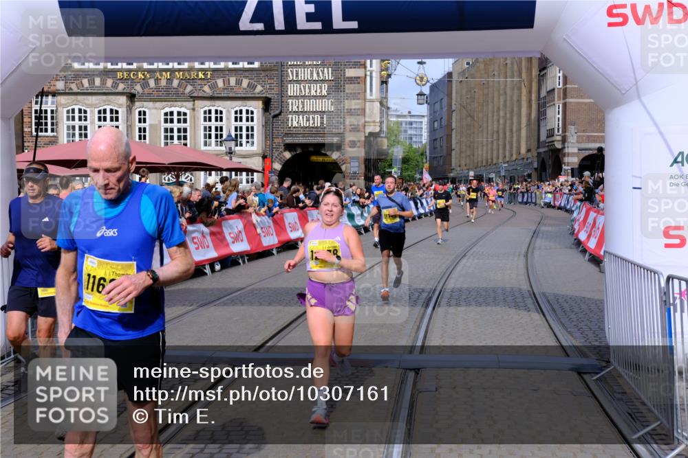 13.09.2026 - 21. swb-Marathon Bremen Tim E. http://msf.ph/oto/10307161 13.09.2026 10:50:44 Ziel 10170, 10233, 10525, 10840, 10923, 11178, 11276, 11497, 11499, 11622, 11664, 11680, 11742, 12045, 12078, 12269, 12447, 13562 meine-sportfotos.de