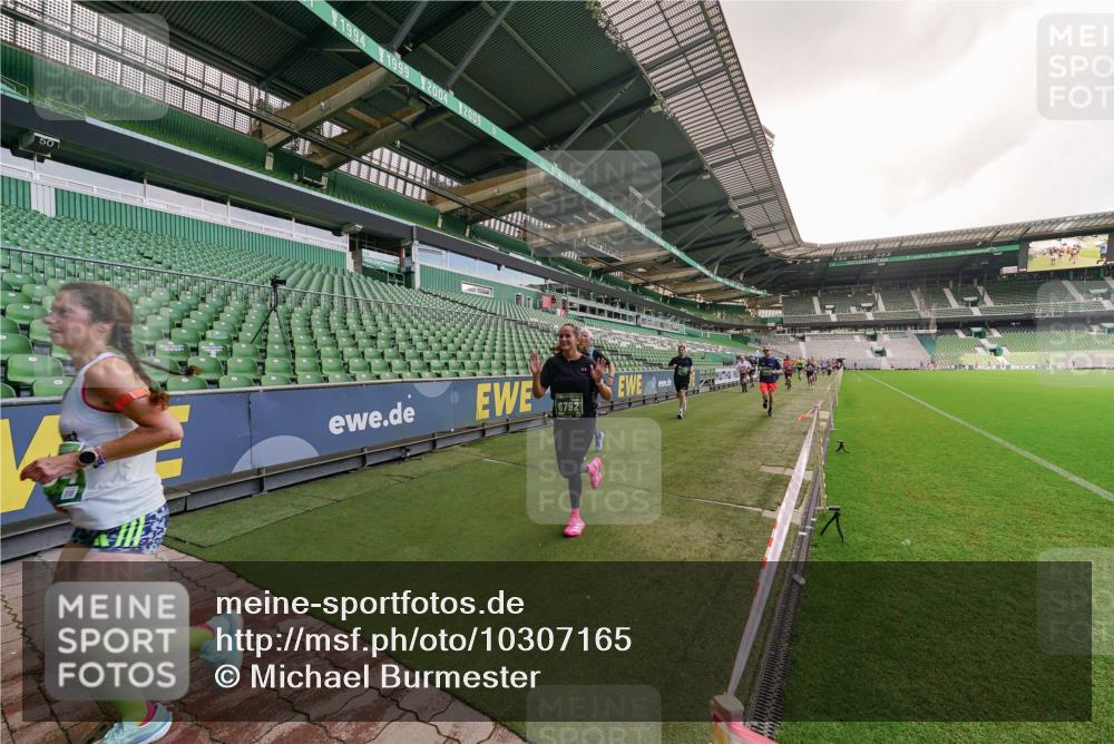 13.09.2026 - 21. swb-Marathon Bremen Michael Burmester http://msf.ph/oto/10307165 13.09.2026 13:00:52 Laufen im Stadion 135, 242, 260, 282, 318, 342, 440, 651, 687, 745, 930, 1067, 1080, 1209, 1368, 1448, 1493, 1494, 1582, 1650, 1861, 1896, 1935, 1963, 2033, 2088, 2289, 2293, 2306, 2322, 2370, 2409, 2427, 2481, 2485, 2490, 2491, 2517, 2560, 2561, 2570, 2627, 2658, 2686, 2700, 2708, 2781, 2806, 2906, 2914, 2953, 2961, 2967, 3076, 3105, 3145, 3168, 3173, 3273, 3354, 3372, 3374, 3375, 3385, 3480, 3524, 3526, 3642, 3729, 3774, 3855, 3856, 3861, 3930 meine-sportfotos.de