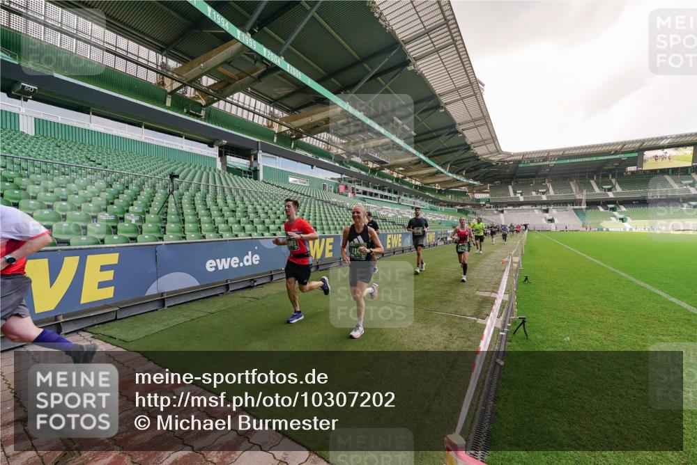 13.09.2026 - 21. swb-Marathon Bremen Michael Burmester http://msf.ph/oto/10307202 13.09.2026 13:01:00 Laufen im Stadion 135, 242, 260, 282, 318, 342, 440, 531, 651, 687, 930, 1006, 1067, 1209, 1368, 1436, 1448, 1493, 1494, 1582, 1650, 1861, 1896, 1935, 1963, 2033, 2062, 2088, 2293, 2306, 2322, 2370, 2409, 2427, 2481, 2485, 2490, 2491, 2517, 2560, 2561, 2570, 2627, 2658, 2686, 2700, 2708, 2781, 2906, 2914, 2967, 3076, 3105, 3145, 3168, 3173, 3273, 3354, 3372, 3374, 3375, 3385, 3480, 3524, 3526, 3642, 3667, 3729, 3774, 3806, 3855, 3856, 3861, 3930 meine-sportfotos.de
