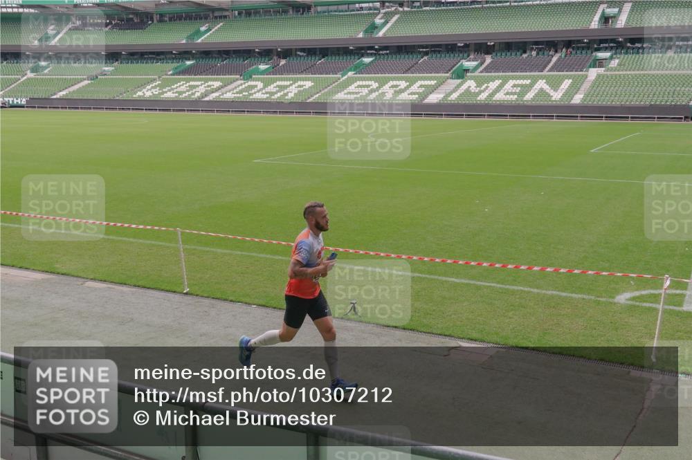13.09.2026 - 21. swb-Marathon Bremen Michael Burmester http://msf.ph/oto/10307212 13.09.2026 12:33:38 Laufen im Stadion 299, 482, 525, 668, 919, 1212, 1606, 1629, 2072, 5428, 7741, 314, 520, 547, 858, 934, 1168, 1214, 1357, 1453, 1639, 5212, 6485 meine-sportfotos.de