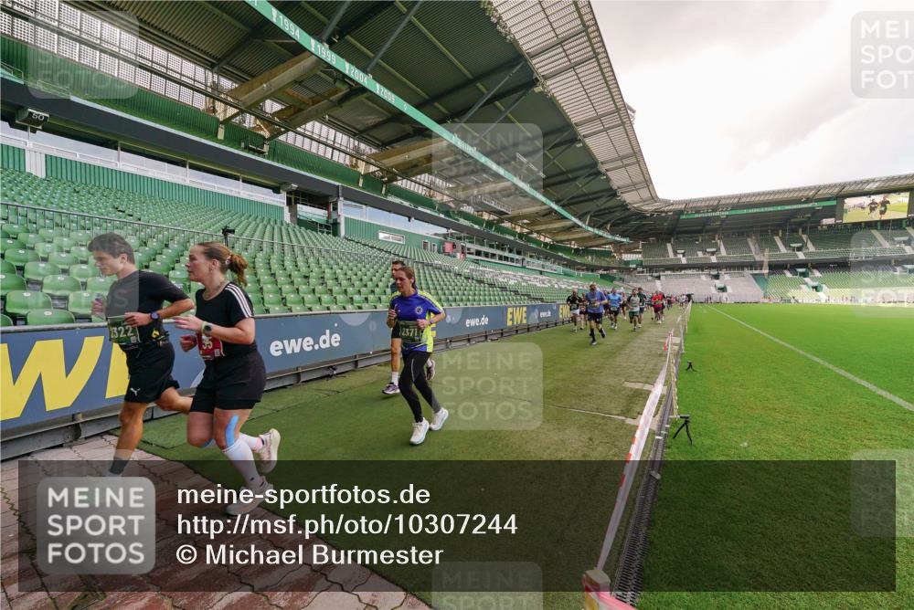 13.09.2026 - 21. swb-Marathon Bremen Michael Burmester http://msf.ph/oto/10307244 13.09.2026 13:01:09 Laufen im Stadion 135, 242, 260, 282, 318, 342, 440, 531, 651, 687, 930, 946, 1006, 1067, 1209, 1368, 1436, 1448, 1493, 1494, 1582, 1650, 1861, 1896, 1935, 1963, 2033, 2047, 2062, 2088, 2293, 2306, 2322, 2370, 2409, 2427, 2481, 2485, 2490, 2491, 2517, 2560, 2561, 2627, 2638, 2658, 2686, 2700, 2708, 2781, 2906, 2914, 2967, 3076, 3105, 3145, 3168, 3173, 3273, 3354, 3372, 3374, 3375, 3385, 3480, 3524, 3526, 3642, 3667, 3729, 3774, 3806, 3855, 3856, 3861, 3930 meine-sportfotos.de