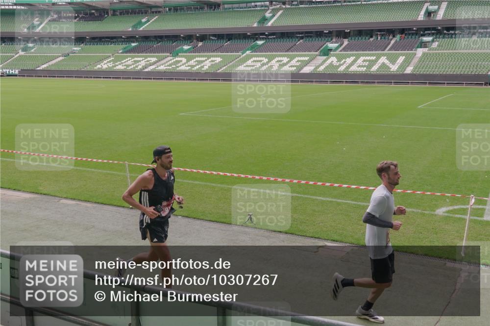 13.09.2026 - 21. swb-Marathon Bremen Michael Burmester http://msf.ph/oto/10307267 13.09.2026 12:34:03 Laufen im Stadion 250, 272, 299, 525, 919, 1089, 1212, 1606, 1629, 2072, 5428, 7741, 314, 520, 573, 1168, 1214, 1357, 1453, 1639, 4474, 5212, 6485, 6507, 8285 meine-sportfotos.de