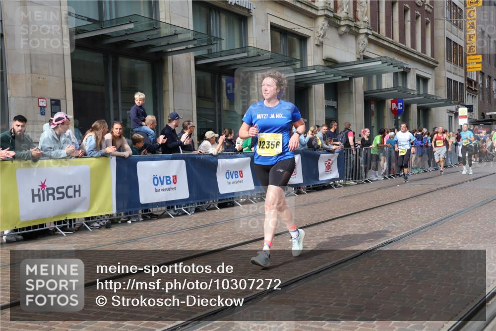 13.09.2026 - 21. swb-Marathon Bremen Strokosch-Dieckow http://msf.ph/oto/10307272 13.09.2026 10:53:52 Ziel 10359, 10503, 10577, 10749, 10822, 10837, 10947, 10996, 11010, 11099, 11118, 11290, 11329, 11361, 11476, 11765, 11843, 11989, 11998, 12075, 12356, 12435, 13531, 10141, 10174, 10222, 10227, 10255, 10478, 10479, 10579, 10626, 10684, 10685, 10708, 10838, 10845, 10905, 11206, 11242, 11446, 11489, 11502, 11596, 11800, 11950, 12075, 12119, 12244, 12331, 12341, 12405, 12492, 12515, 13597 meine-sportfotos.de