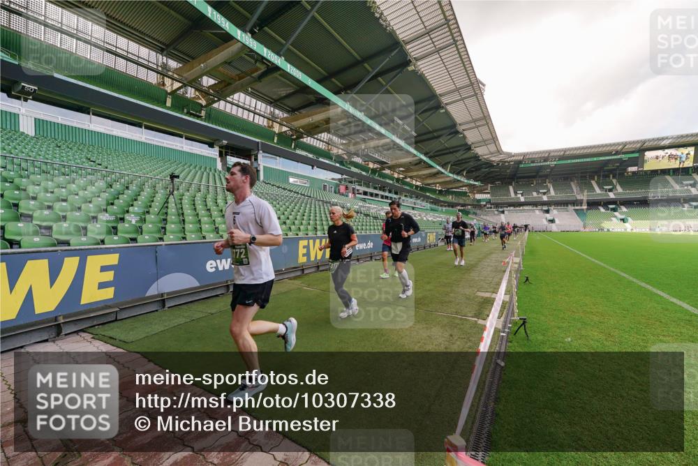 13.09.2026 - 21. swb-Marathon Bremen Michael Burmester http://msf.ph/oto/10307338 13.09.2026 13:01:27 Laufen im Stadion 135, 150, 242, 282, 318, 440, 531, 651, 687, 722, 930, 946, 1006, 1067, 1163, 1368, 1436, 1448, 1582, 1650, 1861, 1896, 1935, 1963, 2033, 2047, 2062, 2292, 2293, 2306, 2322, 2345, 2370, 2409, 2427, 2485, 2490, 2491, 2560, 2561, 2627, 2638, 2658, 2666, 2686, 2700, 2708, 2781, 2906, 2967, 2987, 3013, 3044, 3076, 3105, 3145, 3163, 3164, 3168, 3173, 3187, 3248, 3294, 3334, 3354, 3372, 3374, 3375, 3385, 3392, 3480, 3524, 3526, 3527, 3642, 3667, 3729, 3774, 3806, 3855, 3856 meine-sportfotos.de