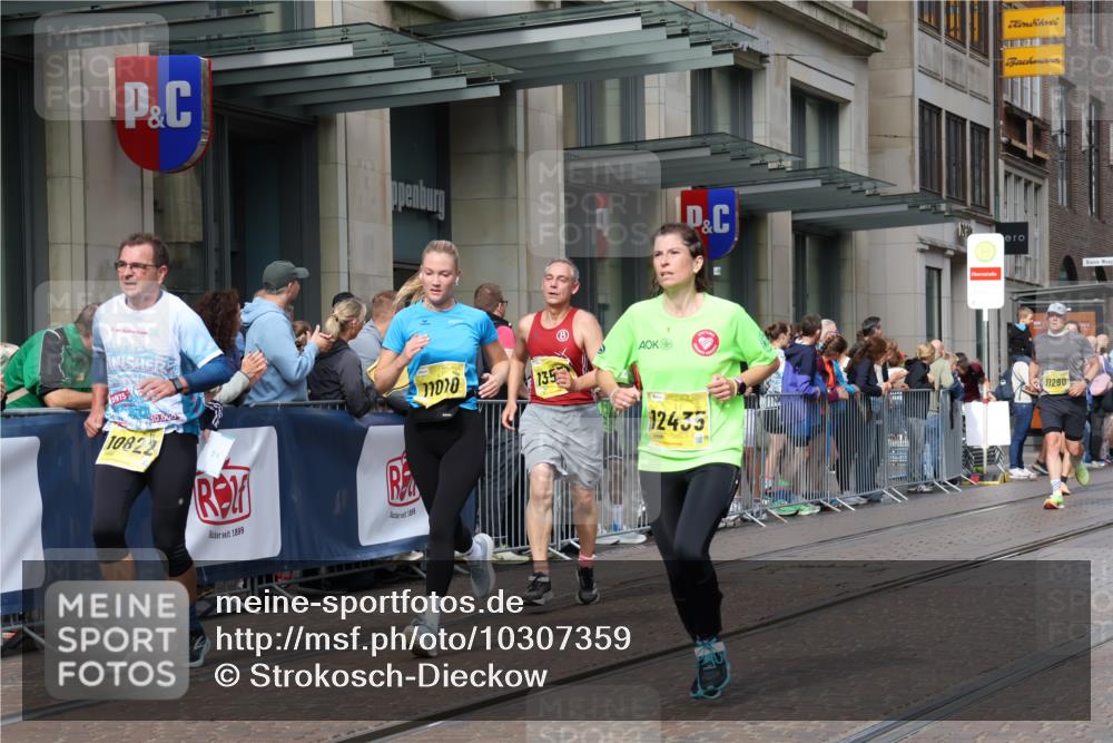 13.09.2026 - 21. swb-Marathon Bremen Strokosch-Dieckow http://msf.ph/oto/10307359 13.09.2026 10:53:55 Ziel 10359, 10503, 10577, 10631, 10749, 10822, 10837, 10884, 10947, 10996, 11010, 11099, 11118, 11290, 11329, 11361, 11476, 11765, 11843, 11989, 11998, 13531, 10141, 10174, 10222, 10227, 10255, 10478, 10579, 10684, 10685, 10708, 10838, 10845, 10905, 10947, 11206, 11242, 11446, 11489, 11502, 11596, 11950, 12075, 12119, 12244, 12331, 12341, 12356, 12405, 12435, 12492, 12515, 13597 meine-sportfotos.de