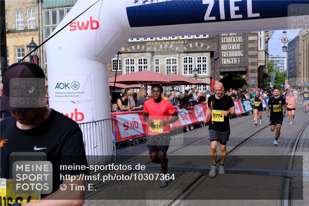 13.09.2026 - 21. swb-Marathon Bremen Tim E. http://msf.ph/oto/10307364 13.09.2026 10:50:53 Ziel 10233, 10267, 10525, 10764, 10840, 11220, 11276, 11622, 11664, 11742, 11753, 11774, 12052, 12078, 12309, 12447, 12488, 13544 meine-sportfotos.de
