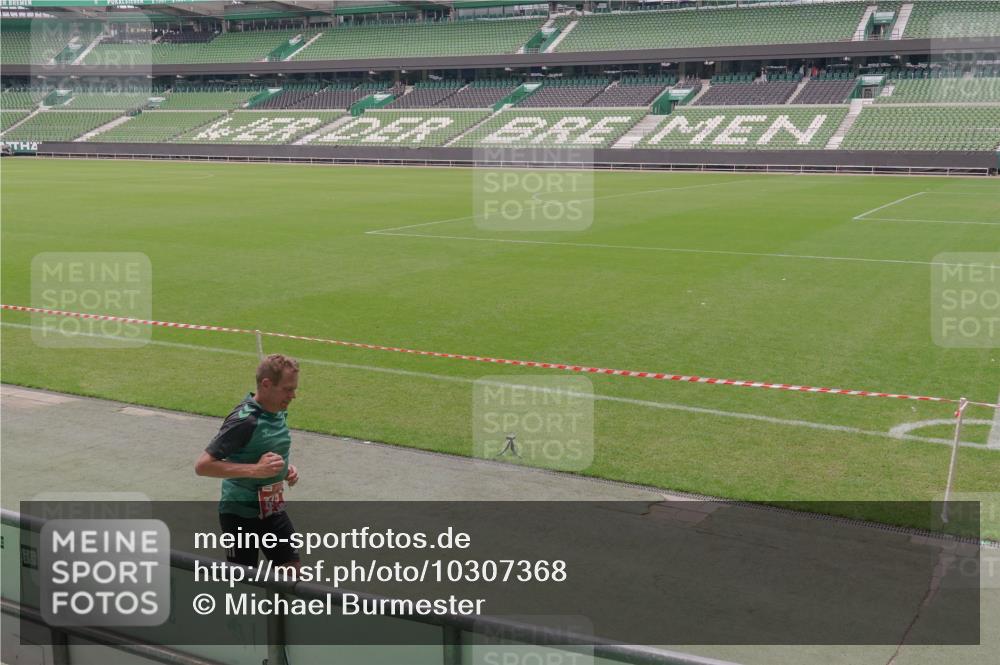 13.09.2026 - 21. swb-Marathon Bremen Michael Burmester http://msf.ph/oto/10307368 13.09.2026 12:35:41 Laufen im Stadion 250, 272, 365, 850, 1089, 1288, 1550, 1875, 1993, 4232, 7692, 8075, 13033, 417, 482, 573, 668, 943, 1020, 1126, 1507, 1606, 1629, 2100, 4474, 6507, 8044, 8285 meine-sportfotos.de