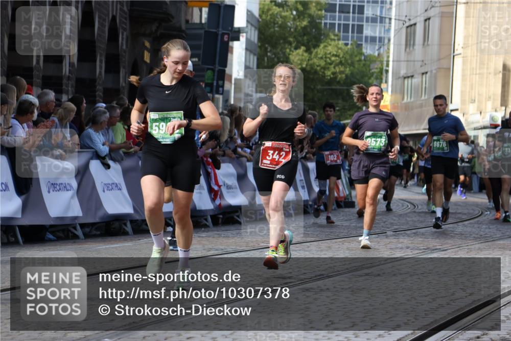 13.09.2026 - 21. swb-Marathon Bremen Strokosch-Dieckow http://msf.ph/oto/10307378 13.09.2026 13:24:19 Ziel 102, 342, 1199, 2210, 2288, 2370, 2517, 2967, 3044, 3372, 4671, 5104, 5146, 5257, 5397, 5623, 6332, 6772, 7094, 7105, 7357, 7475, 7761, 8051, 8052, 8179, 10059, 10115, 13007, 13197, 13219, 789, 790, 1582, 3375, 3524, 3994, 4000, 5572, 5668, 5669, 5929, 5953, 6080, 7156, 7568, 8310, 8784, 8881, 9264, 9573, 9676, 10069, 10071 meine-sportfotos.de
