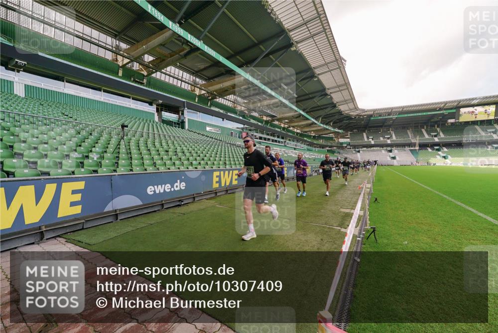 13.09.2026 - 21. swb-Marathon Bremen Michael Burmester http://msf.ph/oto/10307409 13.09.2026 13:01:41 Laufen im Stadion 150, 242, 282, 318, 440, 531, 687, 722, 930, 936, 946, 1006, 1067, 1163, 1250, 1436, 1448, 1582, 1650, 1896, 2033, 2047, 2062, 2292, 2322, 2345, 2370, 2378, 2409, 2427, 2485, 2490, 2491, 2560, 2561, 2627, 2638, 2658, 2666, 2668, 2700, 2708, 2781, 2906, 2967, 2987, 3013, 3044, 3145, 3163, 3164, 3168, 3173, 3187, 3248, 3294, 3334, 3372, 3374, 3375, 3385, 3392, 3524, 3526, 3527, 3603, 3642, 3667, 3721, 3774, 3806, 3852, 3856, 4000, 4506 meine-sportfotos.de