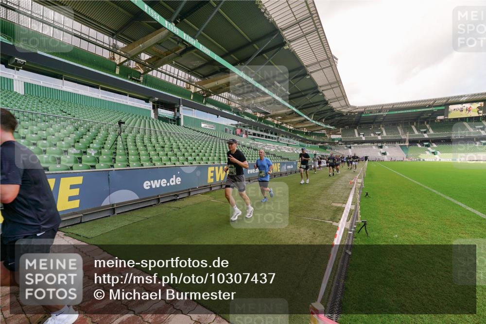 13.09.2026 - 21. swb-Marathon Bremen Michael Burmester http://msf.ph/oto/10307437 13.09.2026 13:01:44 Laufen im Stadion 150, 242, 282, 318, 440, 531, 687, 722, 930, 936, 946, 1006, 1067, 1163, 1250, 1436, 1448, 1582, 1650, 1896, 2033, 2047, 2062, 2292, 2322, 2345, 2370, 2378, 2409, 2427, 2485, 2490, 2491, 2560, 2561, 2627, 2638, 2658, 2666, 2668, 2700, 2708, 2781, 2906, 2967, 2987, 3013, 3044, 3145, 3163, 3164, 3168, 3173, 3187, 3248, 3294, 3334, 3372, 3374, 3375, 3385, 3392, 3524, 3526, 3527, 3603, 3642, 3667, 3721, 3774, 3806, 3852, 3856, 4000, 4506 meine-sportfotos.de