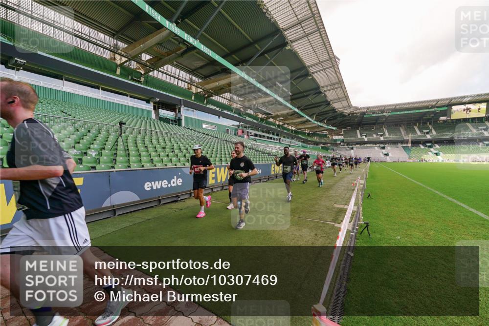 13.09.2026 - 21. swb-Marathon Bremen Michael Burmester http://msf.ph/oto/10307469 13.09.2026 13:01:51 Laufen im Stadion 150, 242, 282, 318, 440, 531, 687, 722, 930, 936, 946, 1006, 1067, 1163, 1250, 1436, 1448, 1582, 1896, 2033, 2047, 2062, 2292, 2345, 2370, 2378, 2409, 2427, 2485, 2490, 2491, 2560, 2561, 2627, 2638, 2658, 2666, 2668, 2700, 2708, 2781, 2906, 2967, 2987, 3013, 3044, 3163, 3164, 3168, 3173, 3187, 3248, 3294, 3334, 3372, 3374, 3375, 3385, 3392, 3524, 3526, 3527, 3603, 3642, 3667, 3721, 3774, 3806, 3852, 3856, 3893, 4000, 4506, 4558 meine-sportfotos.de