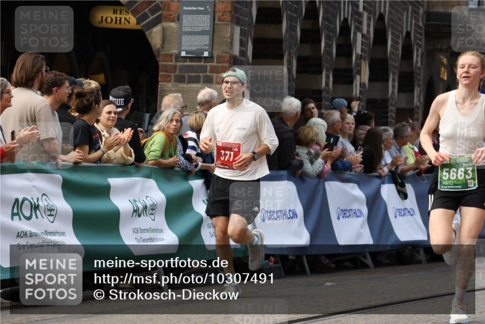 13.09.2026 - 21. swb-Marathon Bremen Strokosch-Dieckow http://msf.ph/oto/10307491 13.09.2026 13:01:06 Ziel 371, 453, 2141, 4904, 8749, 9849, 1411, 1619, 3019, 4328, 5663 meine-sportfotos.de