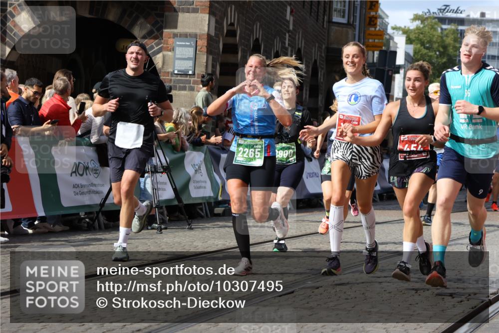 13.09.2026 - 21. swb-Marathon Bremen Strokosch-Dieckow http://msf.ph/oto/10307495 13.09.2026 13:30:19 Ziel 109, 454, 1173, 1205, 1308, 1611, 1653, 1759, 1780, 1848, 1861, 2126, 3190, 3320, 3667, 3908, 4524, 4575, 5039, 5198, 5348, 5631, 6225, 6720, 6942, 6992, 6994, 7093, 7609, 7932, 8110, 8115, 8267, 8470, 8899, 9049, 9104, 9125, 625, 1067, 2265, 2900, 3163, 3164, 3425, 4058, 4332, 4415, 4425, 4748, 5506, 5551, 6347, 6988, 7253, 7567, 7821, 8090, 8105, 8116, 8117, 8169, 8314, 8494, 8762, 8878, 8966, 9011, 9108, 9412, 9695 meine-sportfotos.de