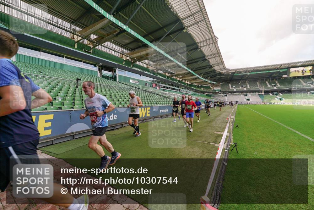 13.09.2026 - 21. swb-Marathon Bremen Michael Burmester http://msf.ph/oto/10307544 13.09.2026 13:02:02 Laufen im Stadion 150, 242, 282, 318, 440, 531, 687, 722, 930, 936, 946, 1006, 1067, 1163, 1250, 1436, 1448, 1582, 1896, 2033, 2047, 2062, 2276, 2292, 2345, 2364, 2370, 2378, 2409, 2485, 2490, 2491, 2560, 2561, 2627, 2638, 2658, 2666, 2668, 2708, 2779, 2781, 2967, 2987, 3013, 3044, 3114, 3163, 3164, 3173, 3187, 3248, 3258, 3294, 3334, 3372, 3374, 3375, 3385, 3392, 3496, 3524, 3526, 3527, 3576, 3585, 3603, 3642, 3667, 3721, 3806, 3852, 3893, 4000, 4506, 4558 meine-sportfotos.de