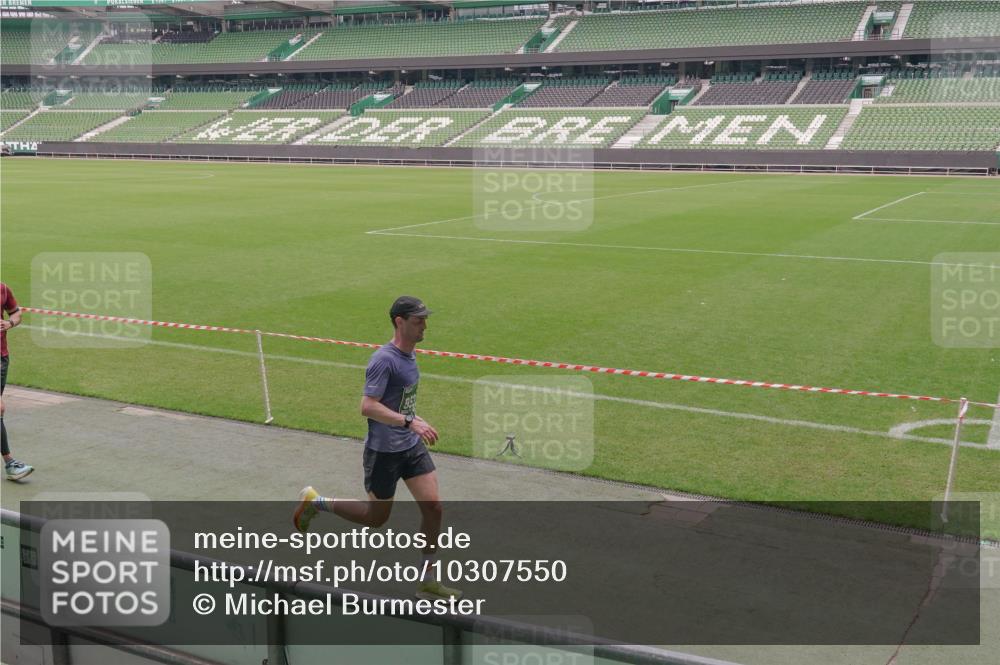13.09.2026 - 21. swb-Marathon Bremen Michael Burmester http://msf.ph/oto/10307550 13.09.2026 12:37:16 Laufen im Stadion 365, 466, 658, 850, 895, 1090, 1288, 1385, 1485, 1583, 1604, 1754, 1993, 2073, 2585, 2670, 3617, 7244, 7768, 8075, 8081, 8729, 13033, 250, 272, 299, 525, 919, 1089, 1212, 1606, 2072, 5428, 7741 meine-sportfotos.de