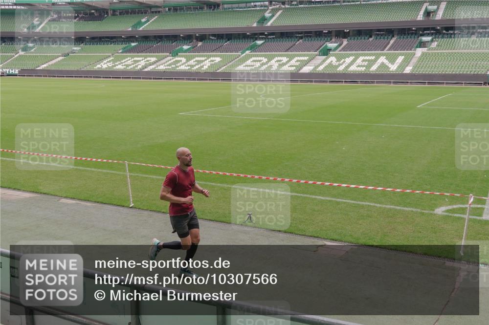 13.09.2026 - 21. swb-Marathon Bremen Michael Burmester http://msf.ph/oto/10307566 13.09.2026 12:37:17 Laufen im Stadion 365, 466, 658, 850, 895, 1090, 1288, 1385, 1485, 1583, 1604, 1754, 1993, 2073, 2585, 2670, 3617, 7244, 7768, 8075, 8081, 8729, 13033, 250, 272, 299, 525, 919, 1089, 1212, 1606, 2072, 5428, 7741 meine-sportfotos.de