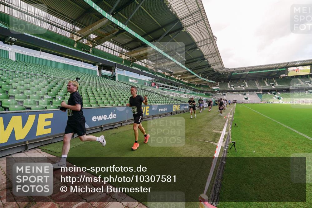 13.09.2026 - 21. swb-Marathon Bremen Michael Burmester http://msf.ph/oto/10307581 13.09.2026 13:02:09 Laufen im Stadion 150, 242, 282, 318, 440, 531, 687, 722, 930, 936, 946, 1006, 1067, 1163, 1250, 1436, 1448, 1582, 1896, 2033, 2047, 2062, 2276, 2292, 2345, 2364, 2370, 2378, 2409, 2421, 2485, 2490, 2491, 2560, 2561, 2627, 2638, 2658, 2666, 2668, 2779, 2781, 2900, 2967, 2987, 3013, 3044, 3114, 3163, 3164, 3187, 3248, 3258, 3294, 3334, 3372, 3374, 3375, 3385, 3392, 3496, 3524, 3526, 3527, 3576, 3585, 3603, 3667, 3721, 3806, 3852, 3893, 3938, 3983, 4000, 4133, 4506, 4558 meine-sportfotos.de