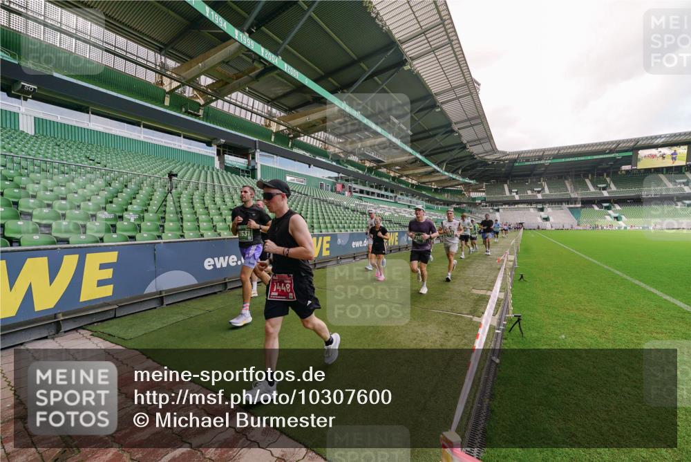 13.09.2026 - 21. swb-Marathon Bremen Michael Burmester http://msf.ph/oto/10307600 13.09.2026 13:02:14 Laufen im Stadion 150, 242, 282, 318, 440, 531, 687, 722, 930, 936, 946, 1006, 1067, 1163, 1250, 1436, 1448, 1460, 1582, 1611, 1896, 2033, 2047, 2062, 2276, 2292, 2345, 2364, 2370, 2378, 2409, 2421, 2485, 2491, 2560, 2561, 2627, 2638, 2666, 2668, 2779, 2781, 2900, 2987, 3013, 3044, 3114, 3163, 3164, 3187, 3248, 3258, 3294, 3334, 3372, 3374, 3375, 3392, 3496, 3524, 3526, 3527, 3576, 3585, 3603, 3667, 3721, 3806, 3852, 3893, 3938, 3970, 3983, 4000, 4133, 4506, 4558 meine-sportfotos.de