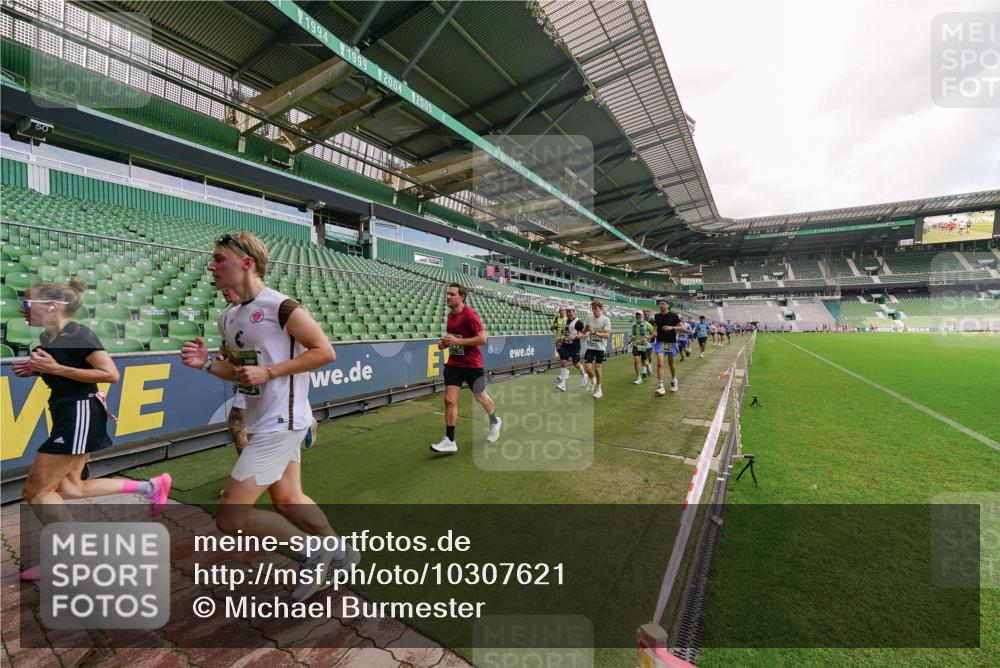 13.09.2026 - 21. swb-Marathon Bremen Michael Burmester http://msf.ph/oto/10307621 13.09.2026 13:02:16 Laufen im Stadion 150, 242, 282, 318, 440, 531, 687, 722, 930, 936, 946, 1006, 1067, 1163, 1250, 1436, 1448, 1460, 1582, 1611, 1896, 2033, 2047, 2062, 2276, 2292, 2345, 2364, 2370, 2378, 2409, 2421, 2485, 2491, 2513, 2560, 2561, 2627, 2638, 2666, 2668, 2779, 2900, 2987, 3013, 3044, 3114, 3163, 3164, 3187, 3248, 3258, 3294, 3334, 3372, 3374, 3375, 3392, 3496, 3524, 3526, 3527, 3576, 3585, 3603, 3667, 3721, 3806, 3852, 3893, 3938, 3970, 3983, 4000, 4077, 4133, 4506, 4558 meine-sportfotos.de