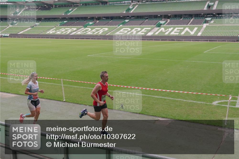 13.09.2026 - 21. swb-Marathon Bremen Michael Burmester http://msf.ph/oto/10307622 13.09.2026 12:37:25 Laufen im Stadion 346, 365, 466, 658, 850, 895, 1090, 1118, 1288, 1385, 1485, 1583, 1604, 1754, 2073, 2585, 2670, 3617, 7244, 7650, 7768, 8075, 8081, 8729, 9522, 9617, 13033, 250, 272, 299, 525, 919, 1089, 1212, 2072, 5428, 7741 meine-sportfotos.de