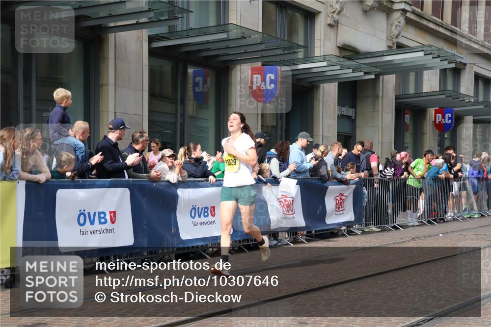 13.09.2026 - 21. swb-Marathon Bremen Strokosch-Dieckow http://msf.ph/oto/10307646 13.09.2026 10:54:02 Ziel 10067, 10146, 10359, 10410, 10503, 10577, 10631, 10749, 10765, 10837, 10884, 10996, 11039, 11099, 11118, 11329, 11361, 11476, 11593, 11765, 11843, 11989, 11998, 12265, 12328, 12467, 10174, 10255, 10478, 10579, 10684, 10685, 10708, 10822, 10905, 10947, 11010, 11206, 11290, 11489, 11596, 11950, 12075, 12244, 12331, 12341, 12356, 12405, 12435, 12492, 12515, 13531, 13597 meine-sportfotos.de