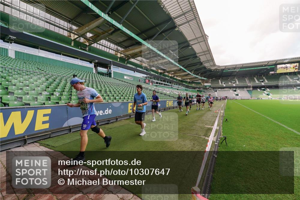 13.09.2026 - 21. swb-Marathon Bremen Michael Burmester http://msf.ph/oto/10307647 13.09.2026 13:02:21 Laufen im Stadion 150, 282, 318, 440, 531, 722, 930, 936, 946, 1006, 1067, 1163, 1250, 1436, 1448, 1460, 1582, 1611, 1896, 2033, 2047, 2062, 2276, 2292, 2345, 2364, 2370, 2378, 2421, 2491, 2513, 2561, 2627, 2638, 2666, 2668, 2779, 2900, 2987, 3013, 3044, 3114, 3163, 3164, 3187, 3248, 3258, 3294, 3334, 3372, 3374, 3375, 3392, 3460, 3496, 3526, 3527, 3576, 3585, 3603, 3667, 3721, 3806, 3852, 3893, 3938, 3970, 3983, 4000, 4077, 4133, 4506, 4558 meine-sportfotos.de